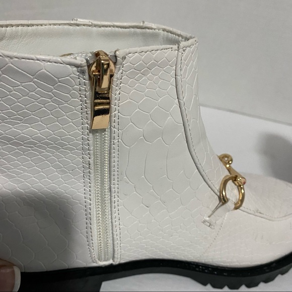 SHE & IN WHITE BUCKLED BOOTIES - Picture 5 of 15